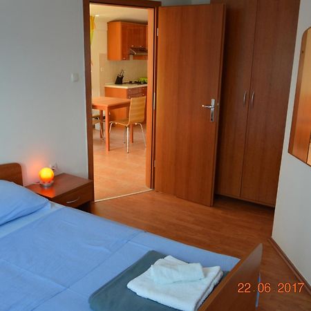 Apartments And Rooms By The Sea Jakisnica, Pag - 4160 Lun  Eksteriør billede