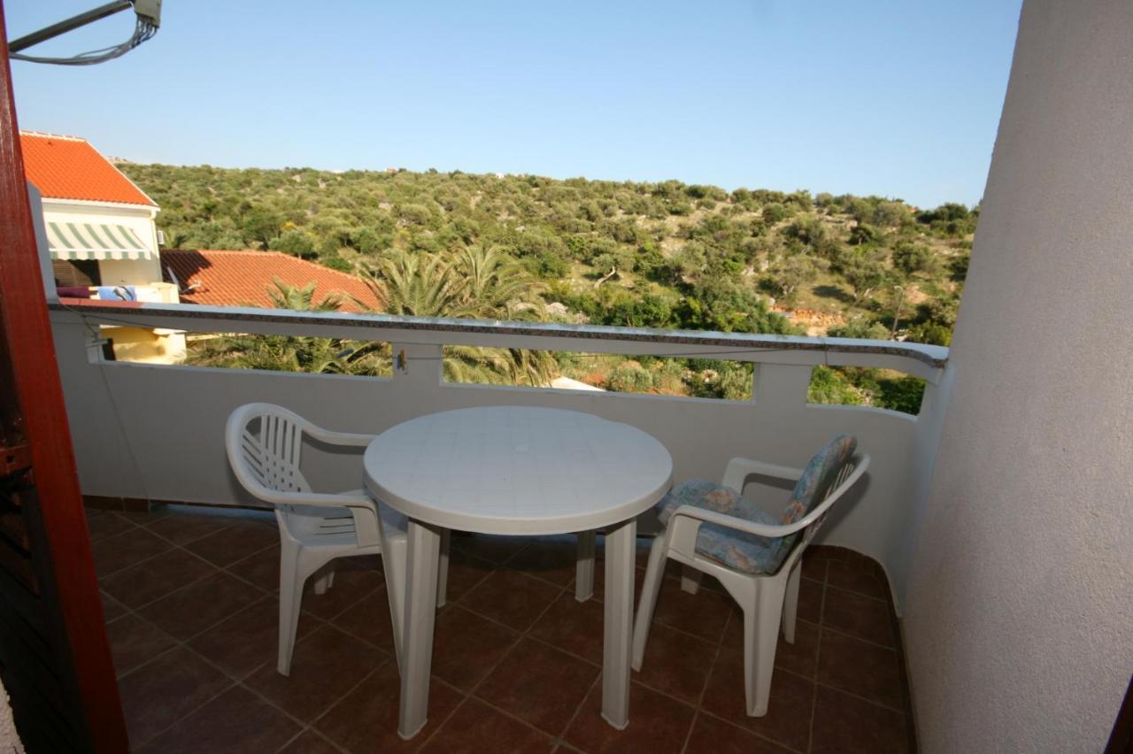Apartments And Rooms By The Sea Jakisnica, Pag - 4160 Lun  Eksteriør billede