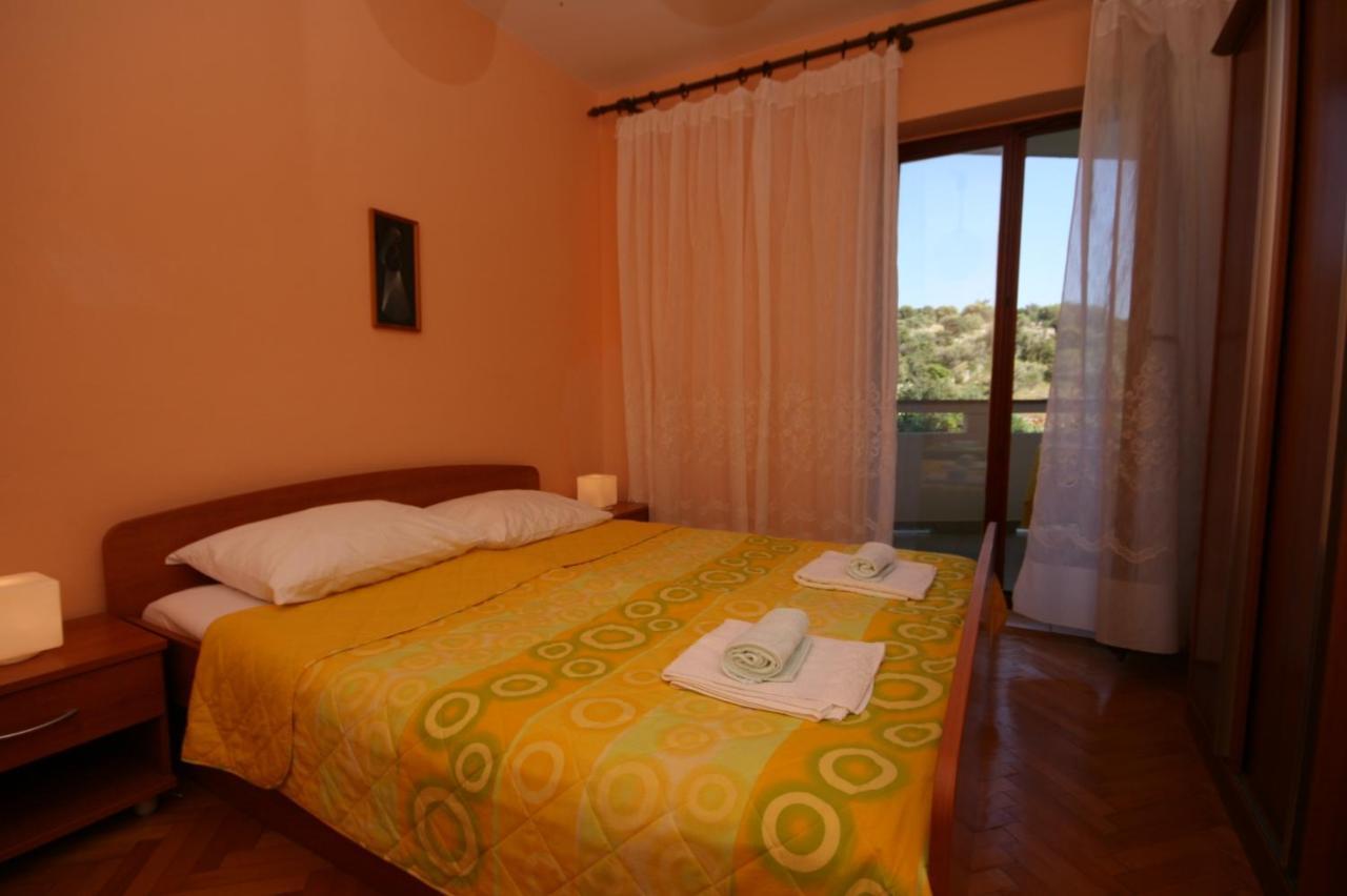 Apartments And Rooms By The Sea Jakisnica, Pag - 4160 Lun  Eksteriør billede
