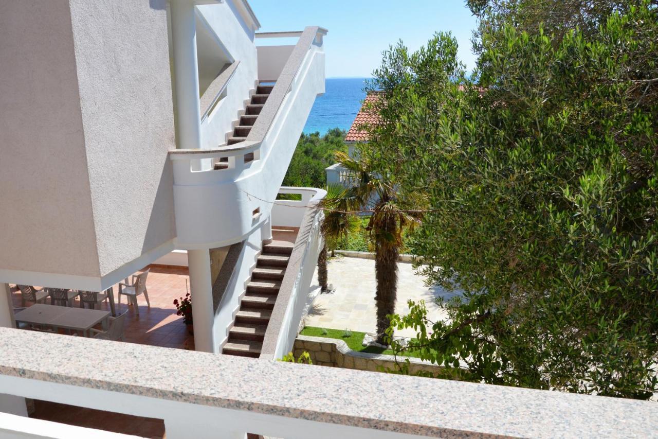 Apartments And Rooms By The Sea Jakisnica, Pag - 4160 Lun  Eksteriør billede