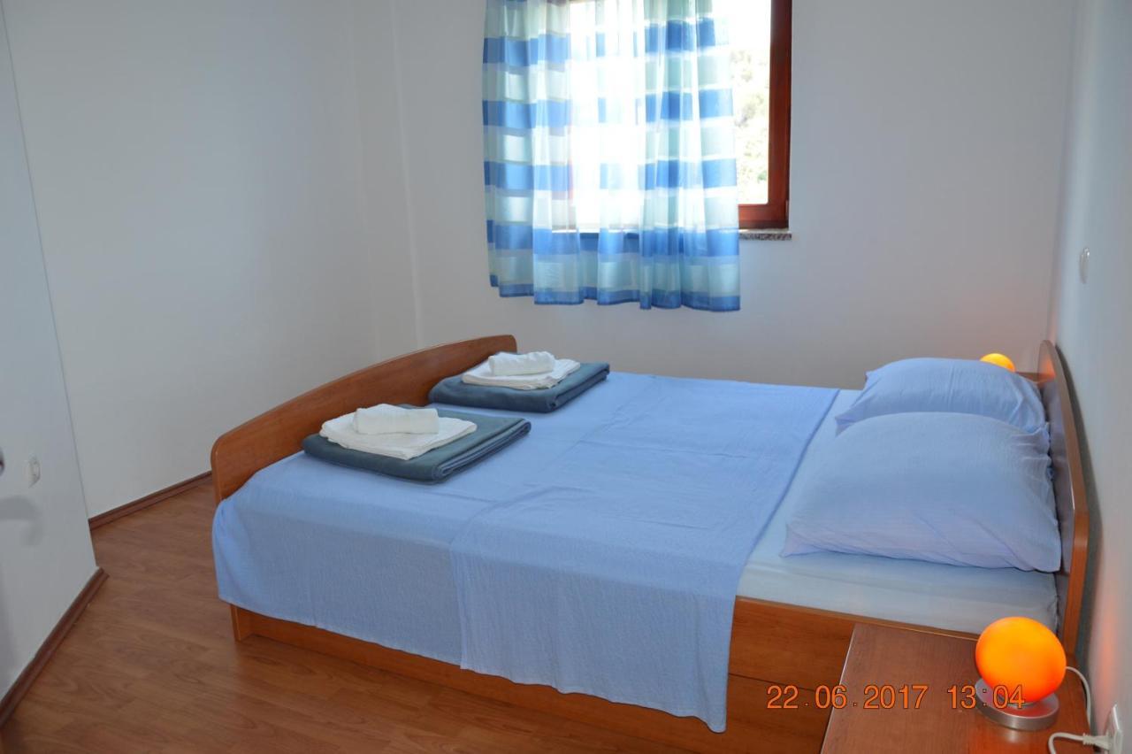 Apartments And Rooms By The Sea Jakisnica, Pag - 4160 Lun  Eksteriør billede