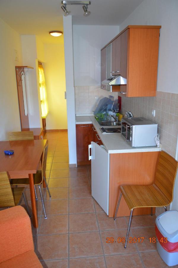 Apartments And Rooms By The Sea Jakisnica, Pag - 4160 Lun  Eksteriør billede